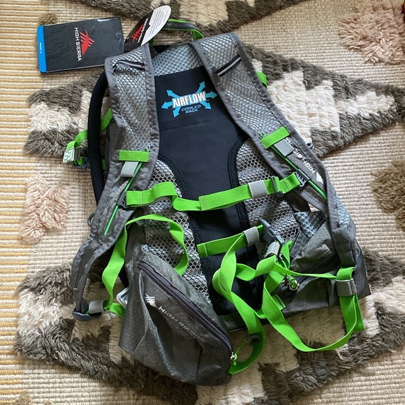 HIGH SIERRA NWT Wahoo 14L Hydration Backpack - Picture 3 of 6